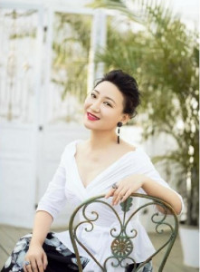 演员贾依诺，与自然美景的邂逅，探寻内心宁静之道